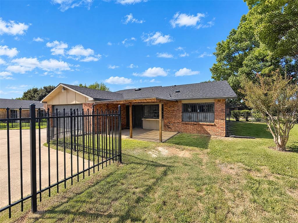 1226 Sequoia Drive, DeSoto, TX 75115