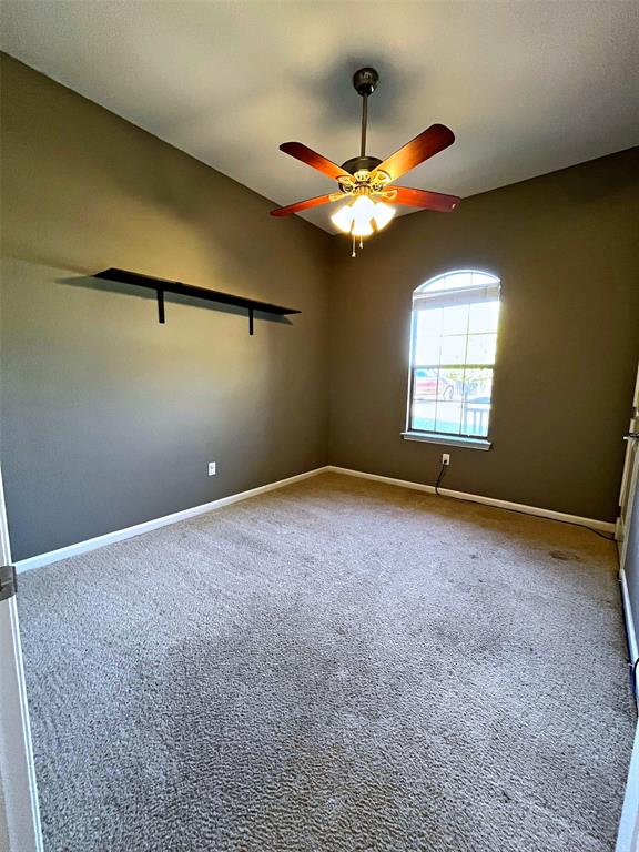 916 Winding Road, Granbury, TX 76049