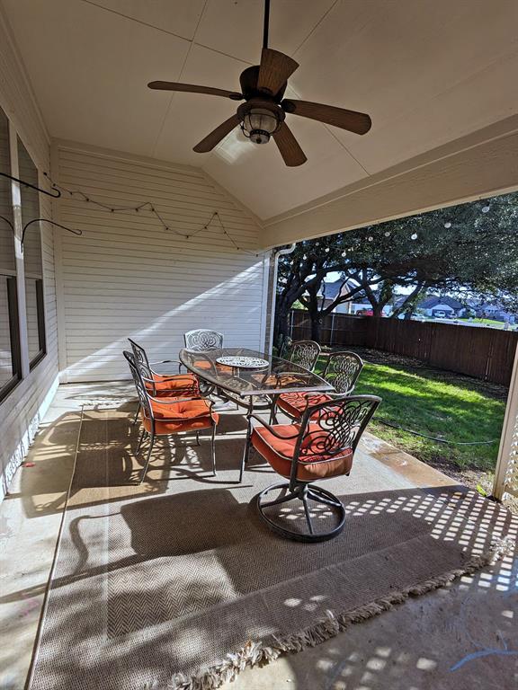 916 Winding Road, Granbury, TX 76049