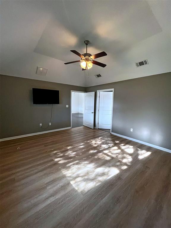 916 Winding Road, Granbury, TX 76049