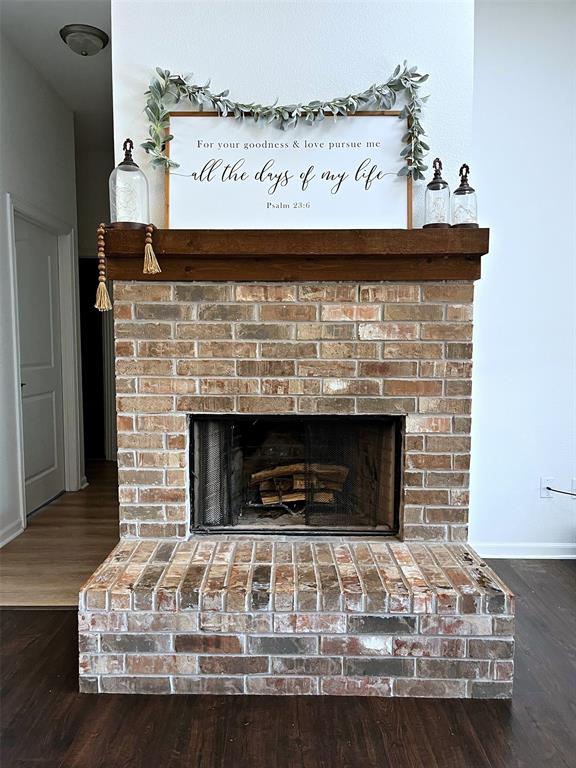 916 Winding Road, Granbury, TX 76049