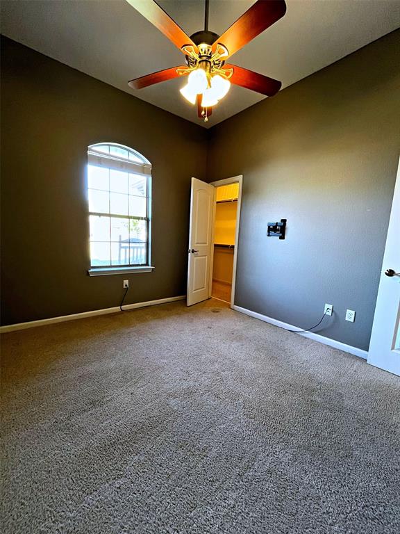 916 Winding Road, Granbury, TX 76049