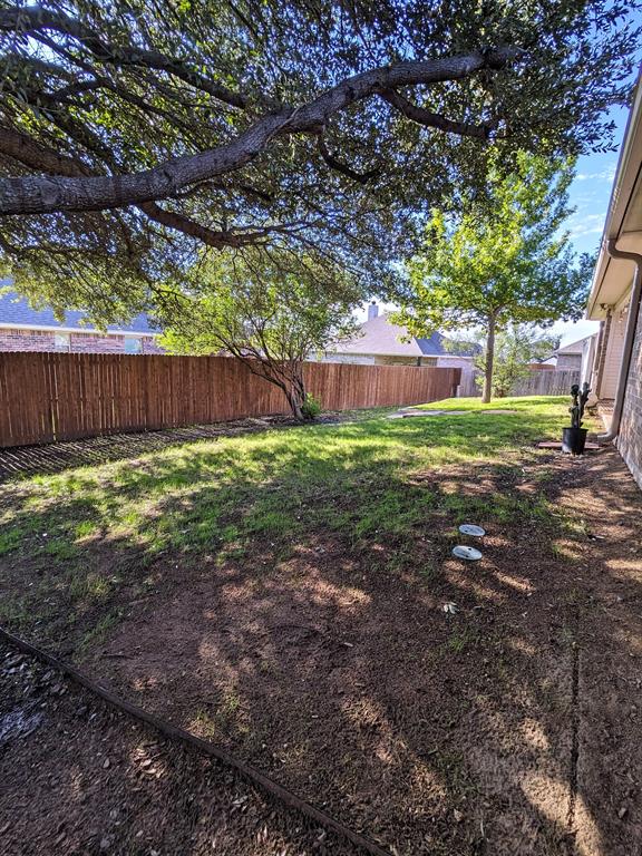 916 Winding Road, Granbury, TX 76049