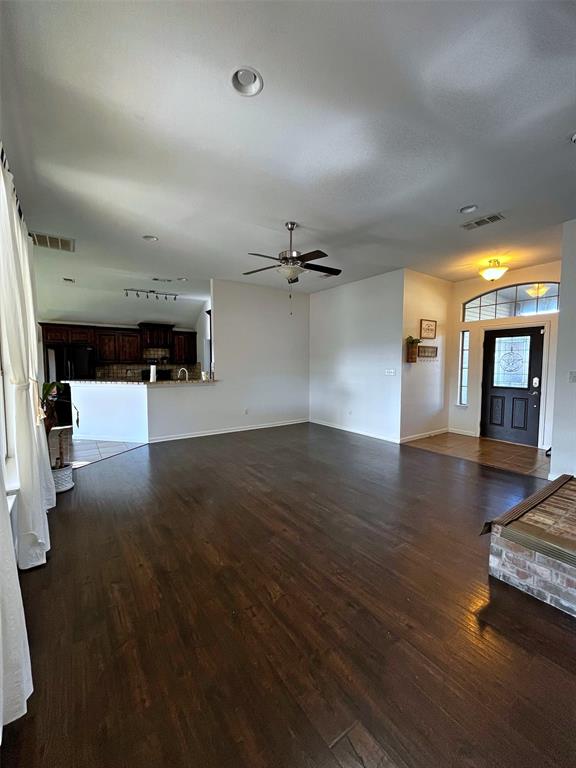 916 Winding Road, Granbury, TX 76049