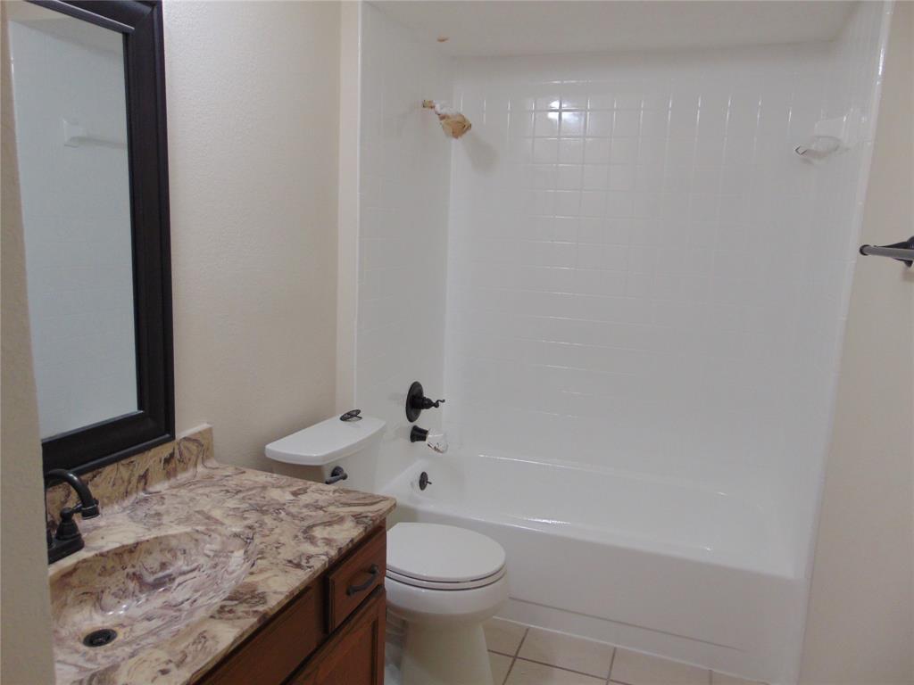 809 Broadmoor Drive, Mesquite, TX 75149