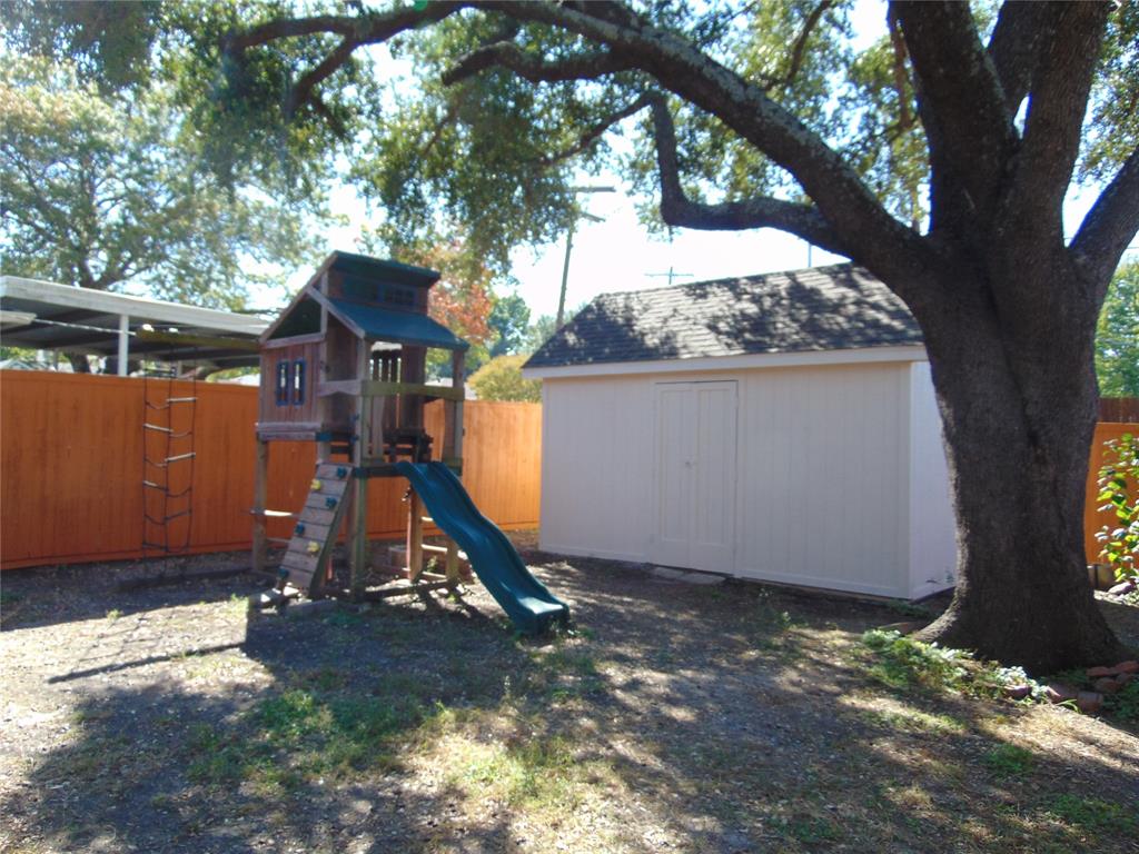 809 Broadmoor Drive, Mesquite, TX 75149