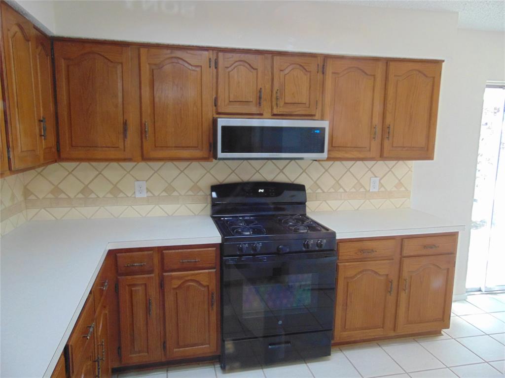 809 Broadmoor Drive, Mesquite, TX 75149