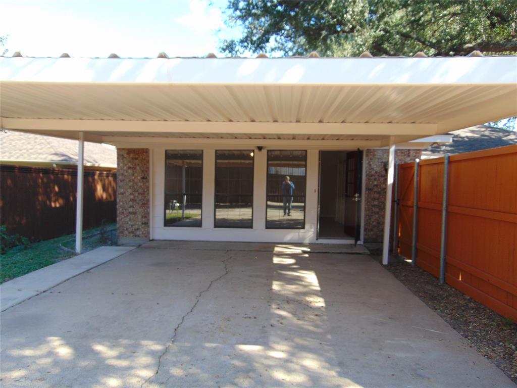 809 Broadmoor Drive, Mesquite, TX 75149