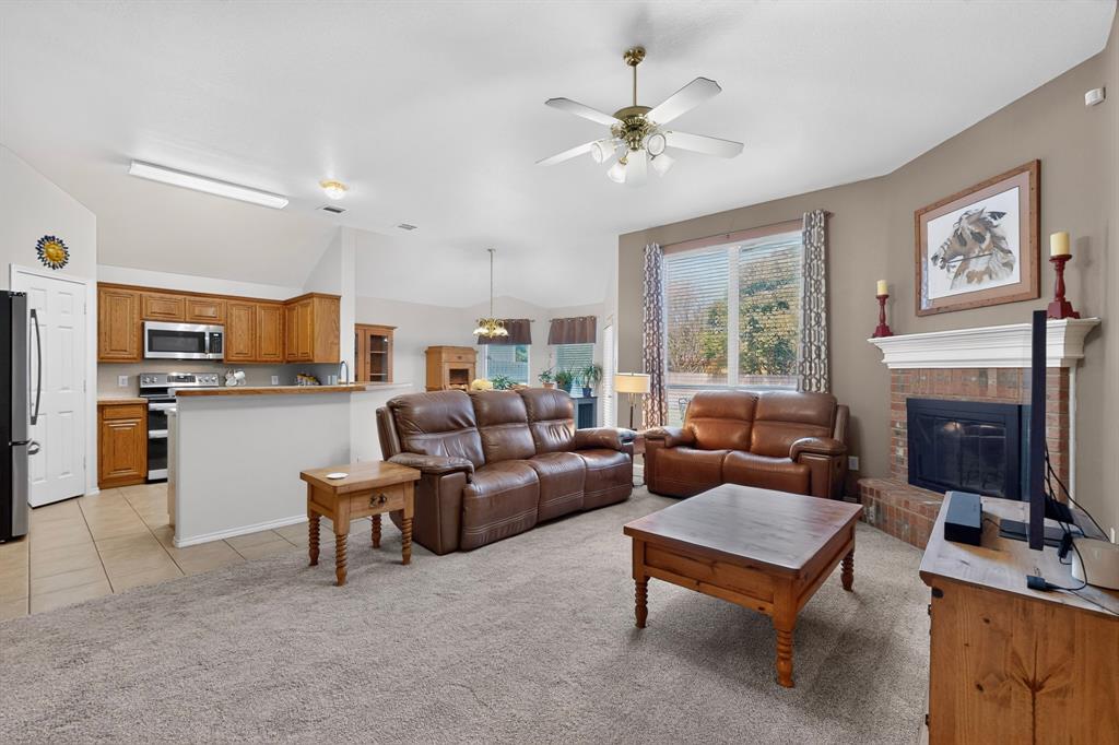 317 Sagebrush Lane, Waxahachie, TX 75165 317 Sagebrush Lane, Waxahachie, TX 75165