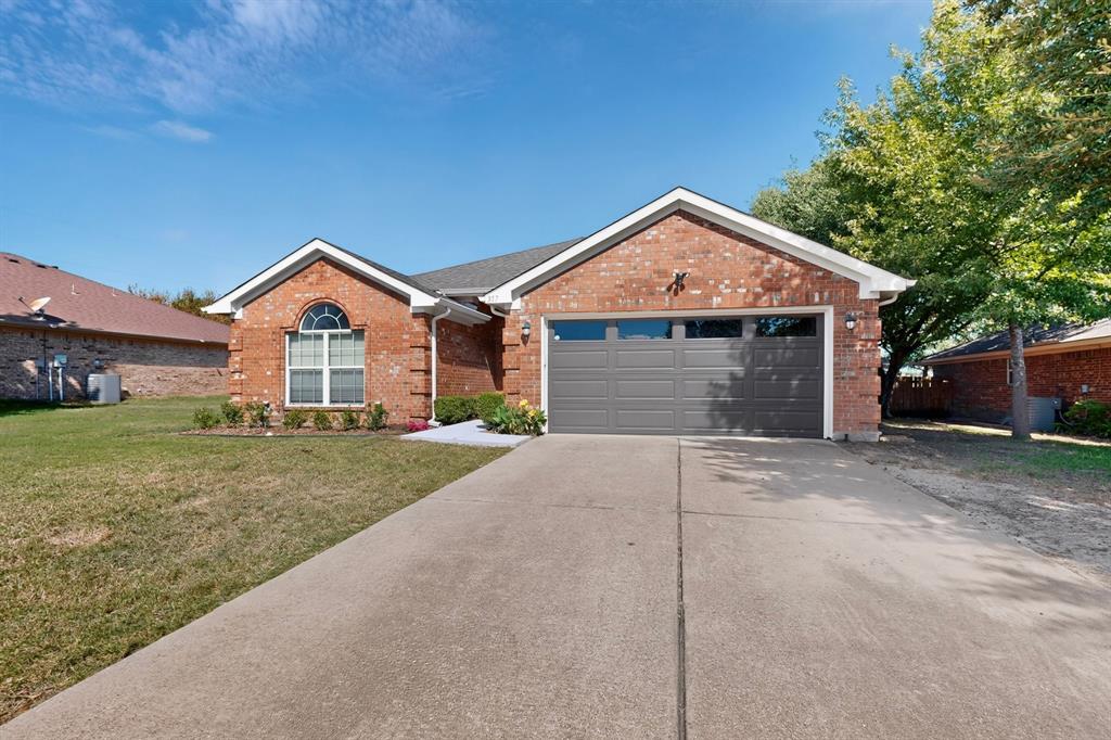 317 Sagebrush Lane, Waxahachie, TX 75165 317 Sagebrush Lane, Waxahachie, TX 75165