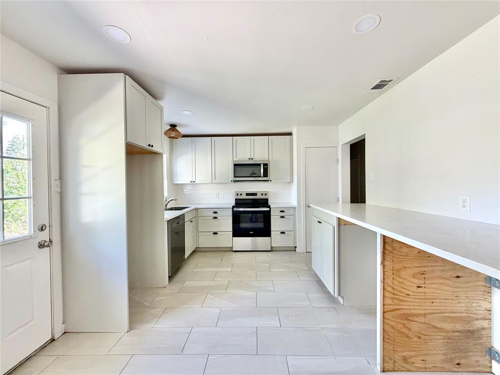 11853 Rupley Lane, Dallas, TX 75218