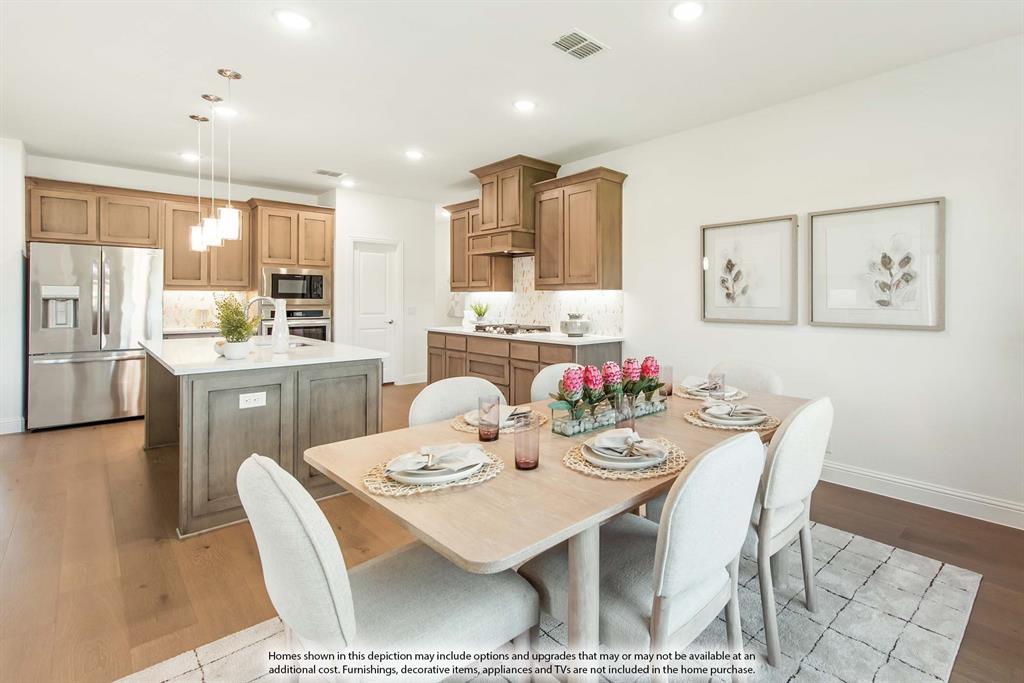 556 Holiday Avenue, Waxahachie, TX 75165