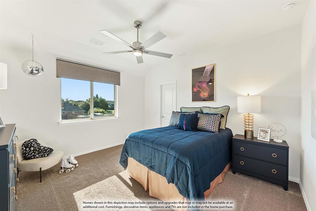 556 Holiday Avenue, Waxahachie, TX 75165