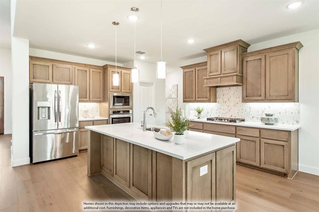 556 Holiday Avenue, Waxahachie, TX 75165