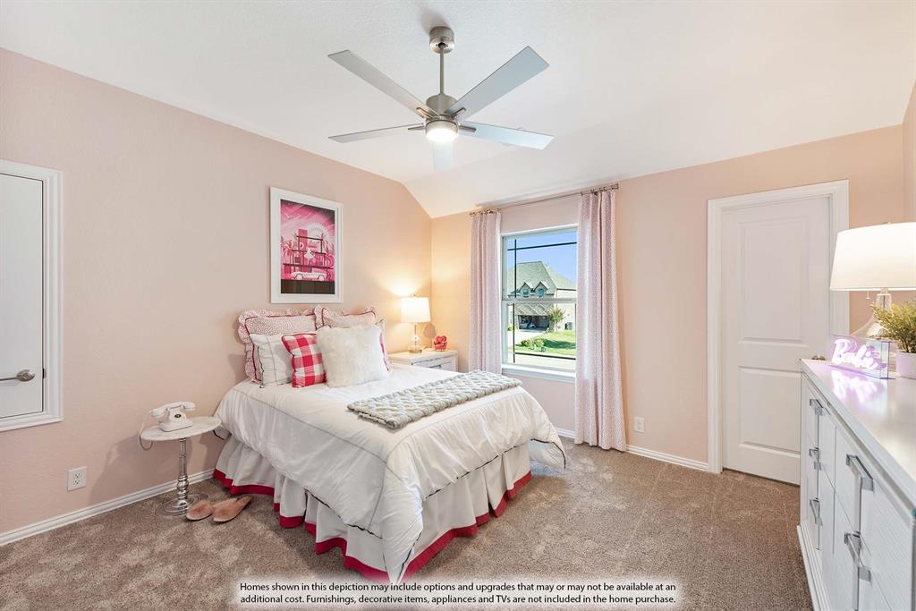 556 Holiday Avenue, Waxahachie, TX 75165