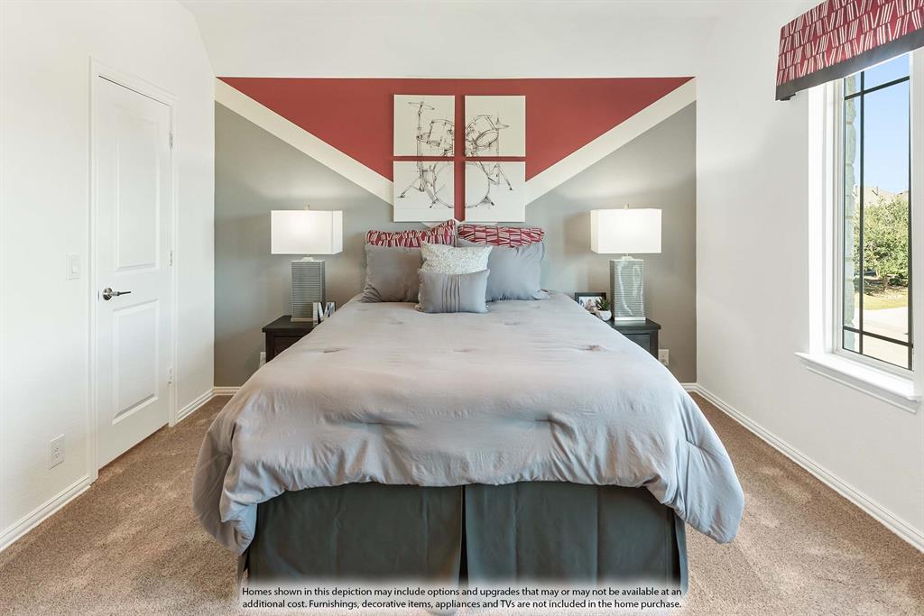 556 Holiday Avenue, Waxahachie, TX 75165