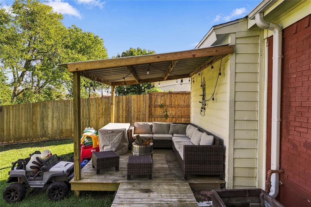 1812 Spring Lake Drive, Mesquite, TX 75149