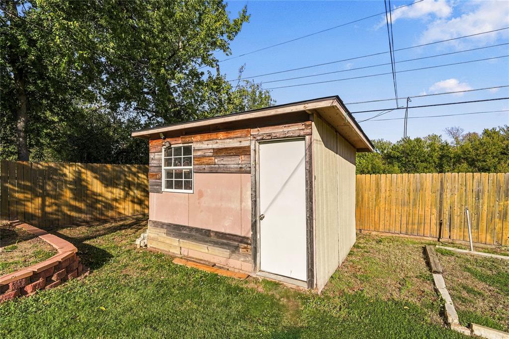 1812 Spring Lake Drive, Mesquite, TX 75149