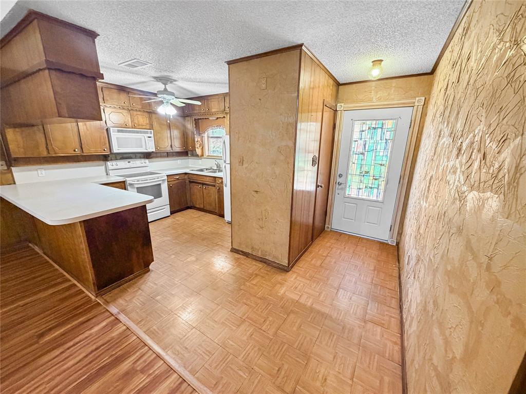 3901 Greenbrook Street, Granbury, TX 76048