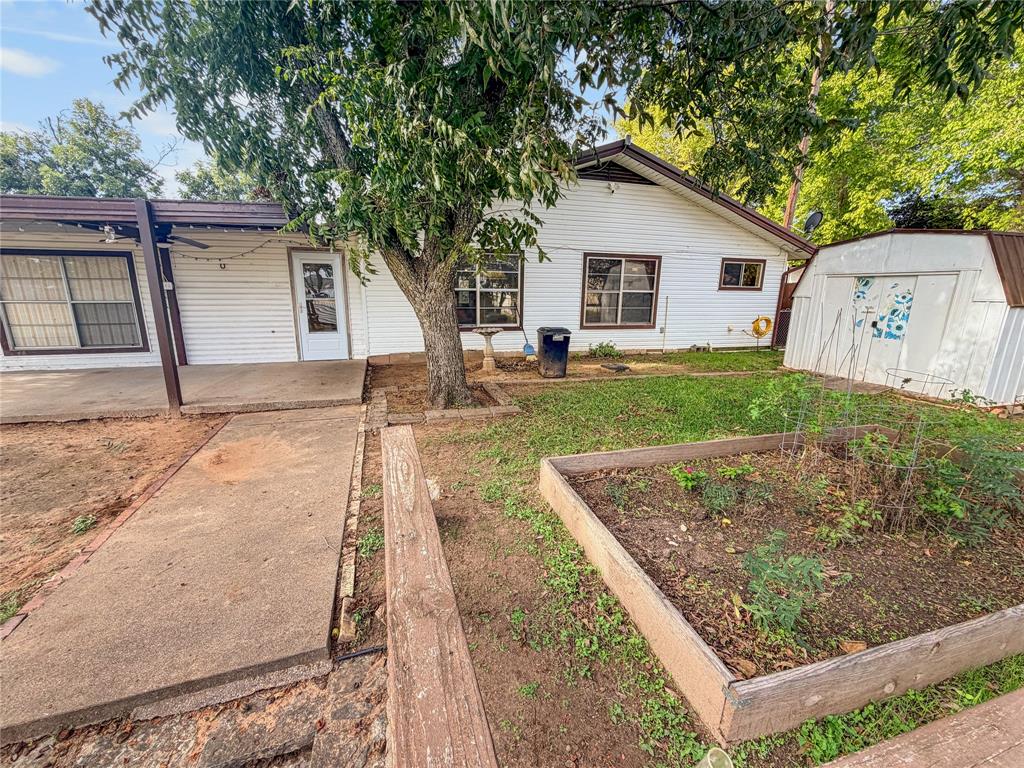 3901 Greenbrook Street, Granbury, TX 76048
