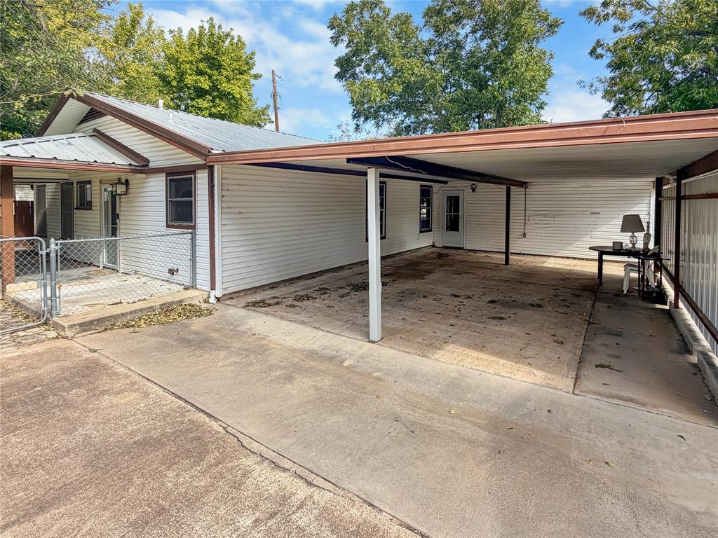 3901 Greenbrook Street, Granbury, TX 76048