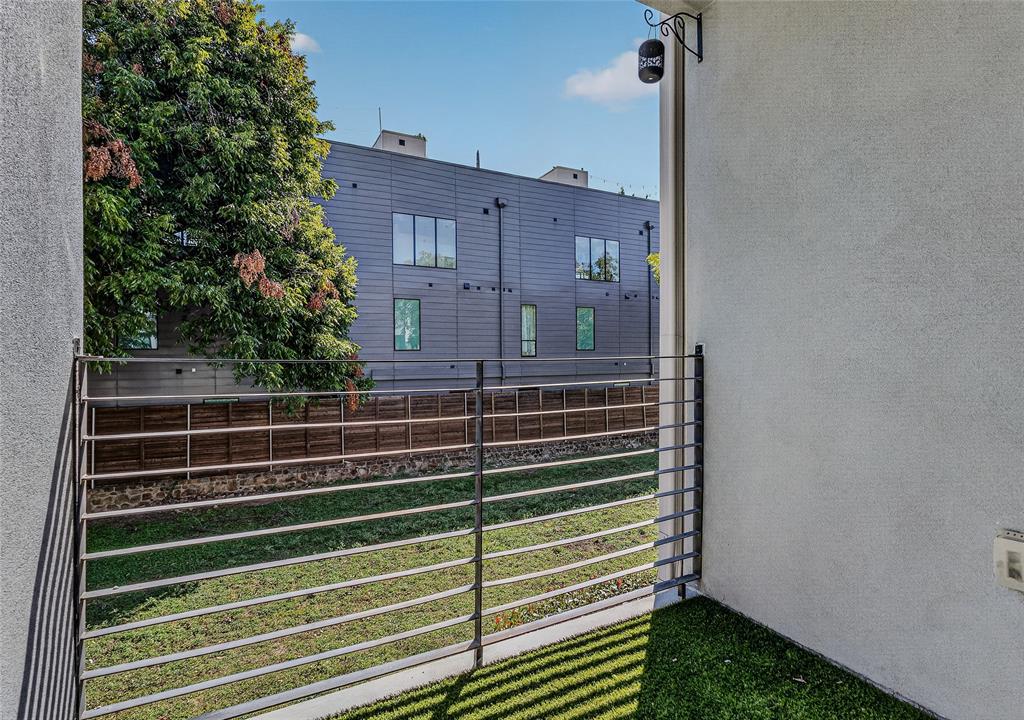 2222 Moser Avenue, #105, Dallas, TX 75206