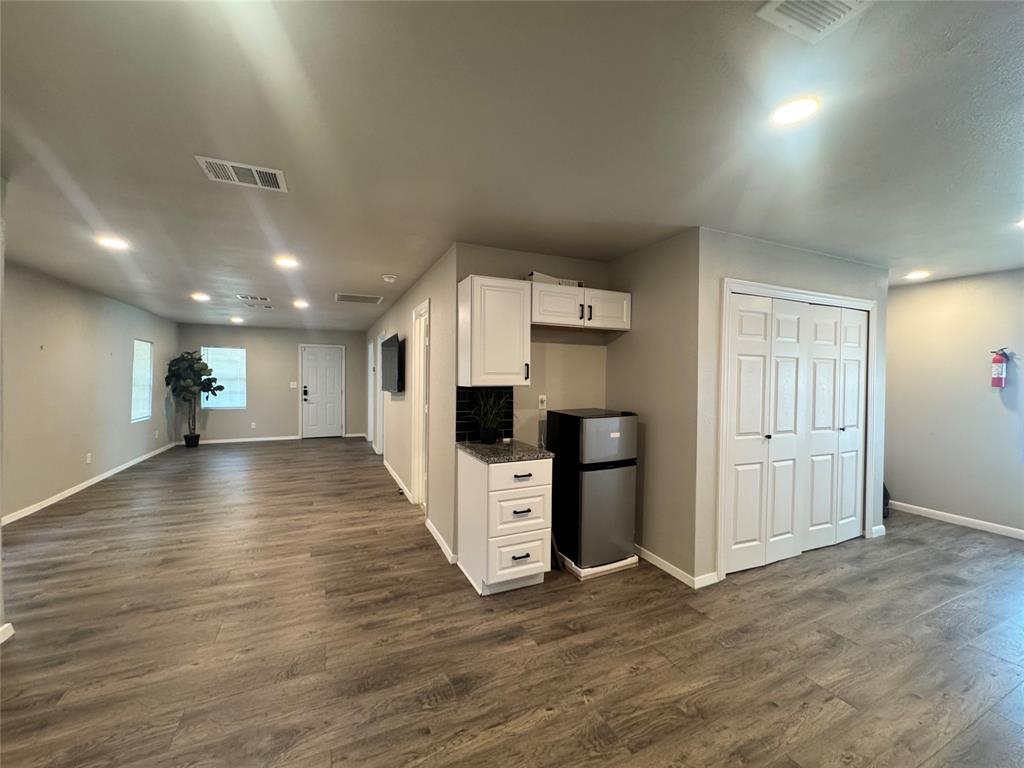 Kitchen & living Room