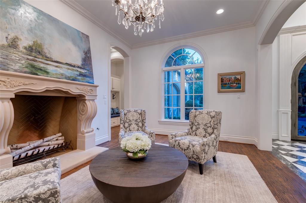 6131 Park Lane, Dallas, TX 75225