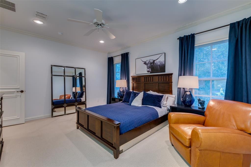 Secondary upstairs bedroom