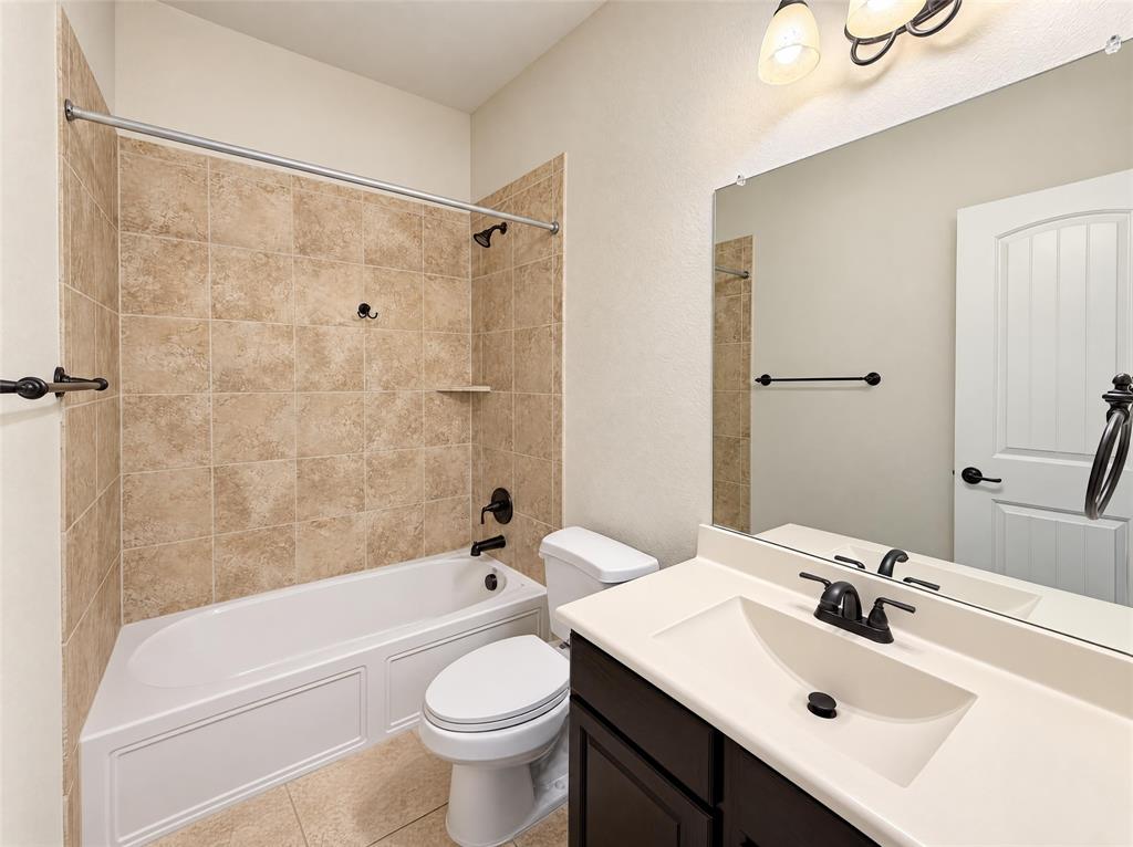 6715 Winding Valley Trail, Rowlett, TX 75089