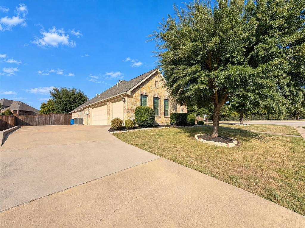 6715 Winding Valley Trail, Rowlett, TX 75089
