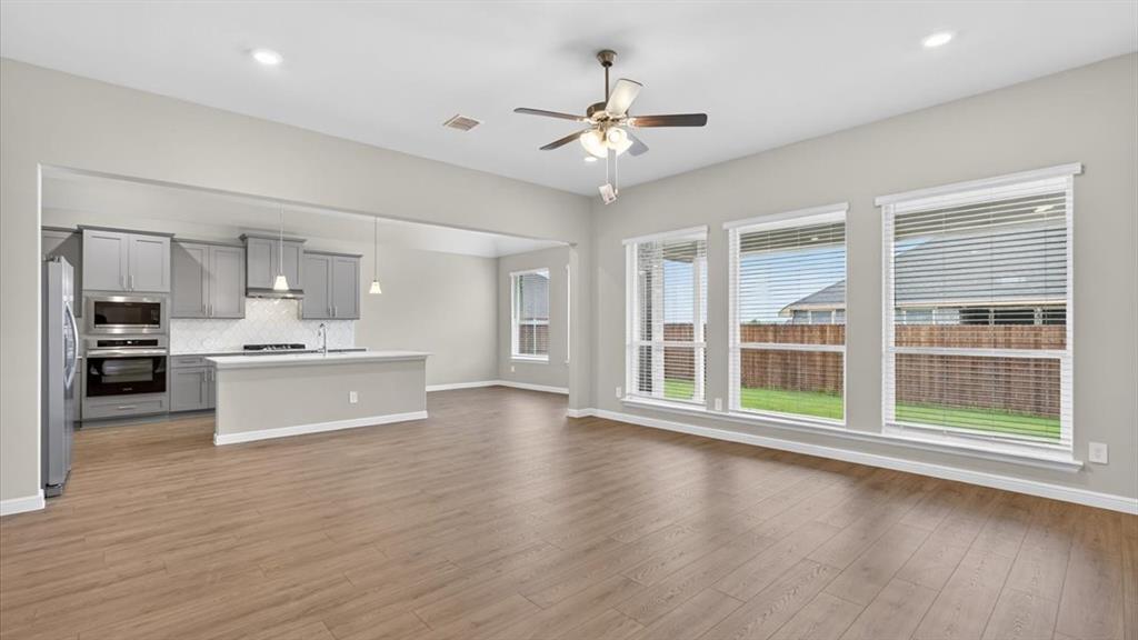 10413 SUNSET SHORE Drive, Grand Prairie, TX 76065