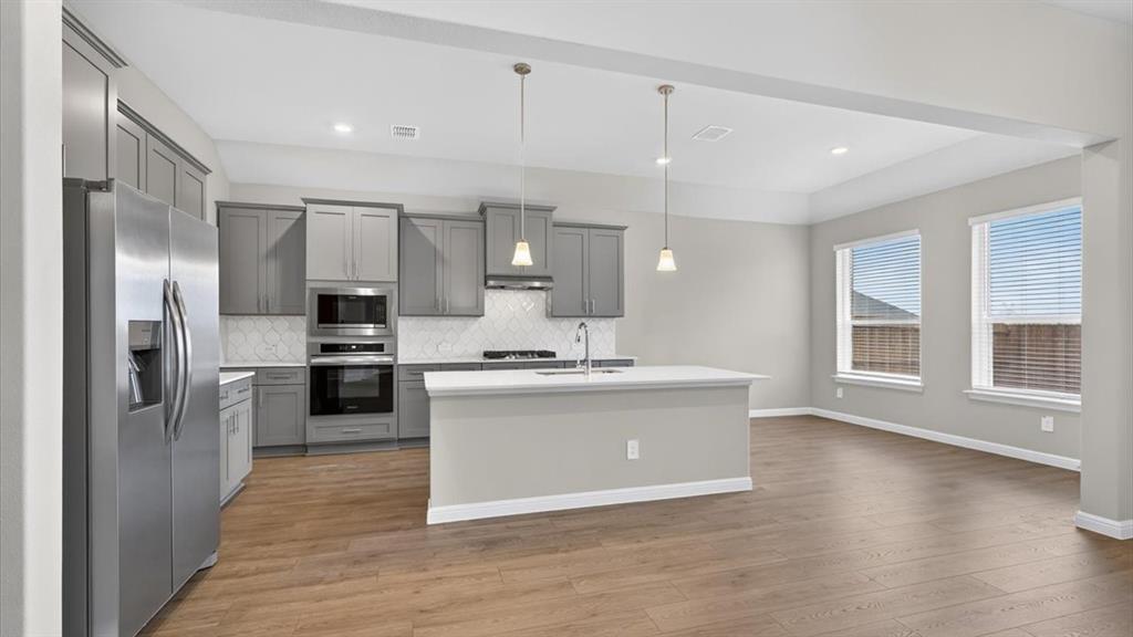 10413 SUNSET SHORE Drive, Grand Prairie, TX 76065