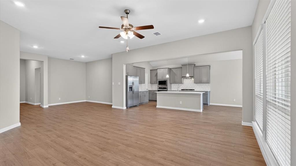 10413 SUNSET SHORE Drive, Grand Prairie, TX 76065