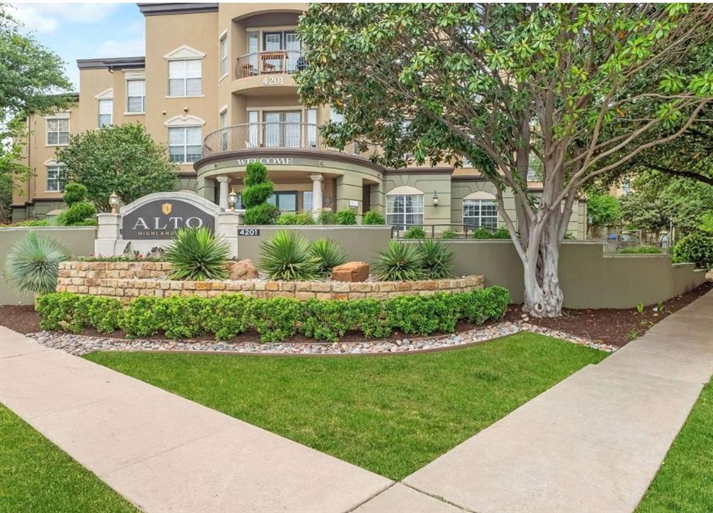 4201 Lomo Alto Drive, #210, Highland Park, TX 75219