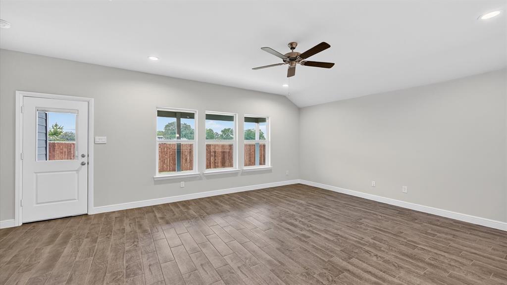 10425 SUNSET SHORE Drive, Grand Prairie, TX 76065