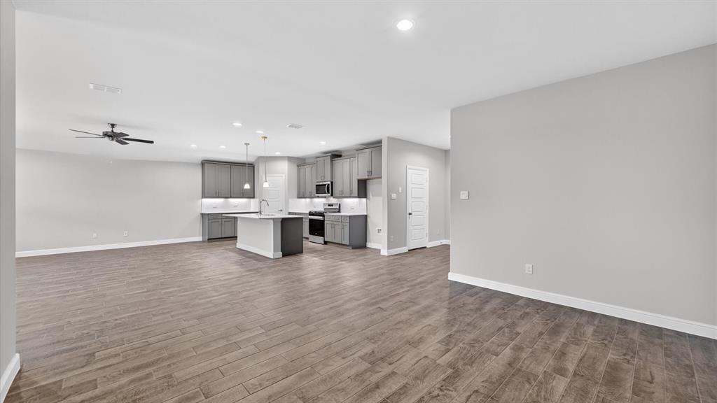 10425 SUNSET SHORE Drive, Grand Prairie, TX 76065