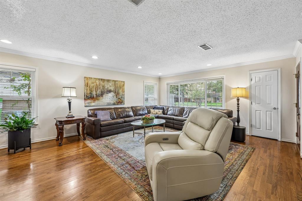 2110 Cooper Drive, Irving, TX 75061 2110 Cooper Drive, Irving, TX 75061