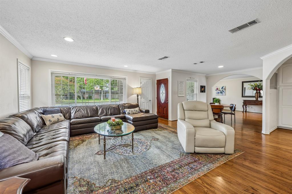 2110 Cooper Drive, Irving, TX 75061 2110 Cooper Drive, Irving, TX 75061