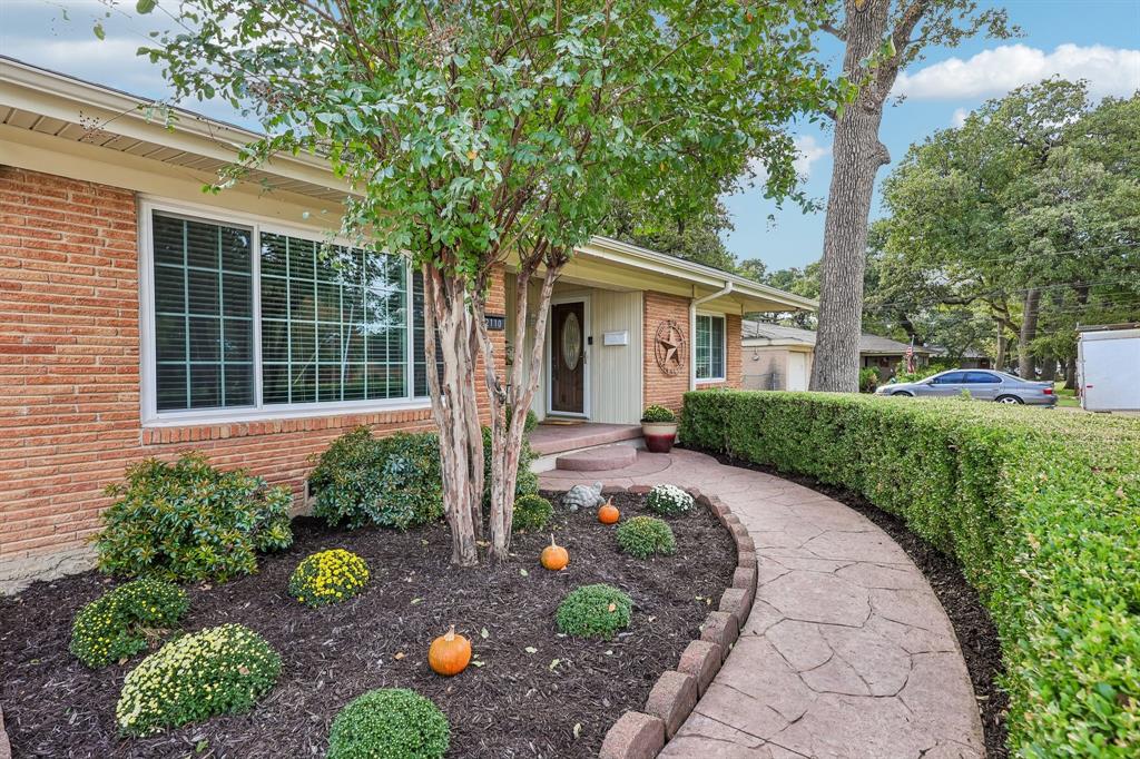 2110 Cooper Drive, Irving, TX 75061 2110 Cooper Drive, Irving, TX 75061