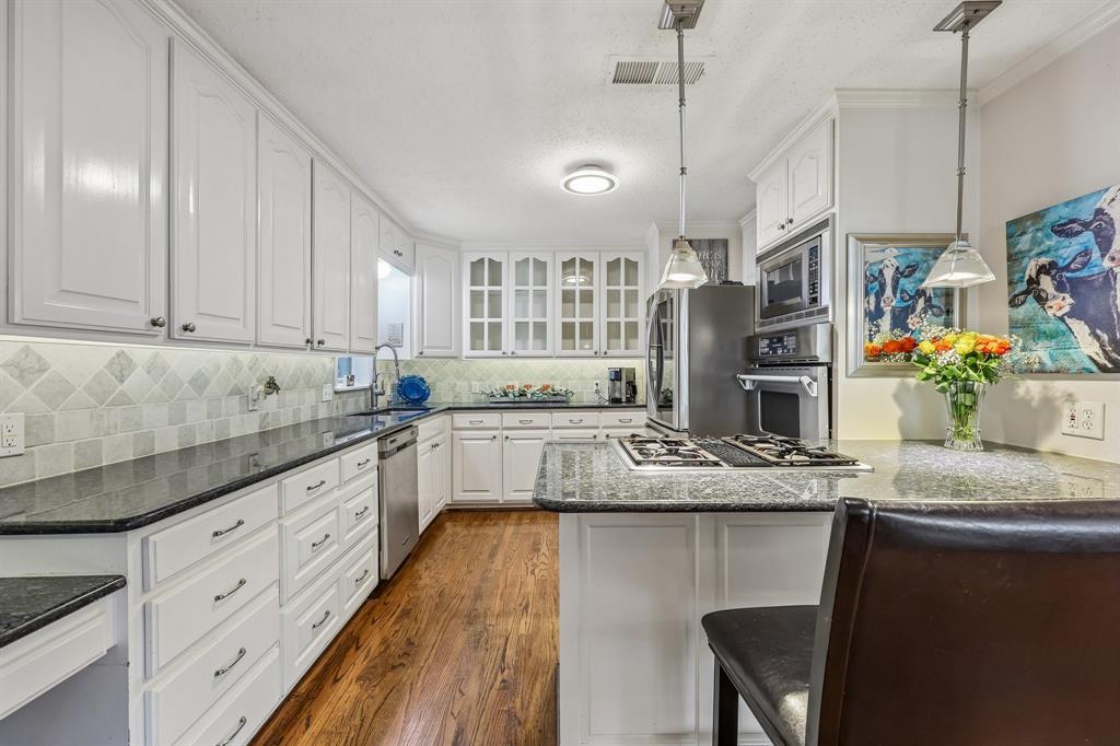 2110 Cooper Drive, Irving, TX 75061