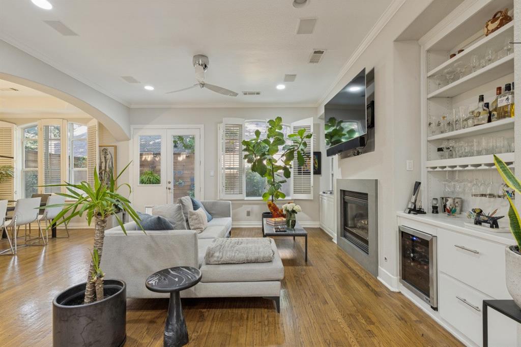 3320 Blackburn Street, Dallas, TX 75204