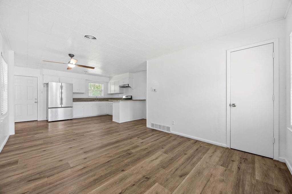 2251 Cambridge Drive, Irving, TX 75061