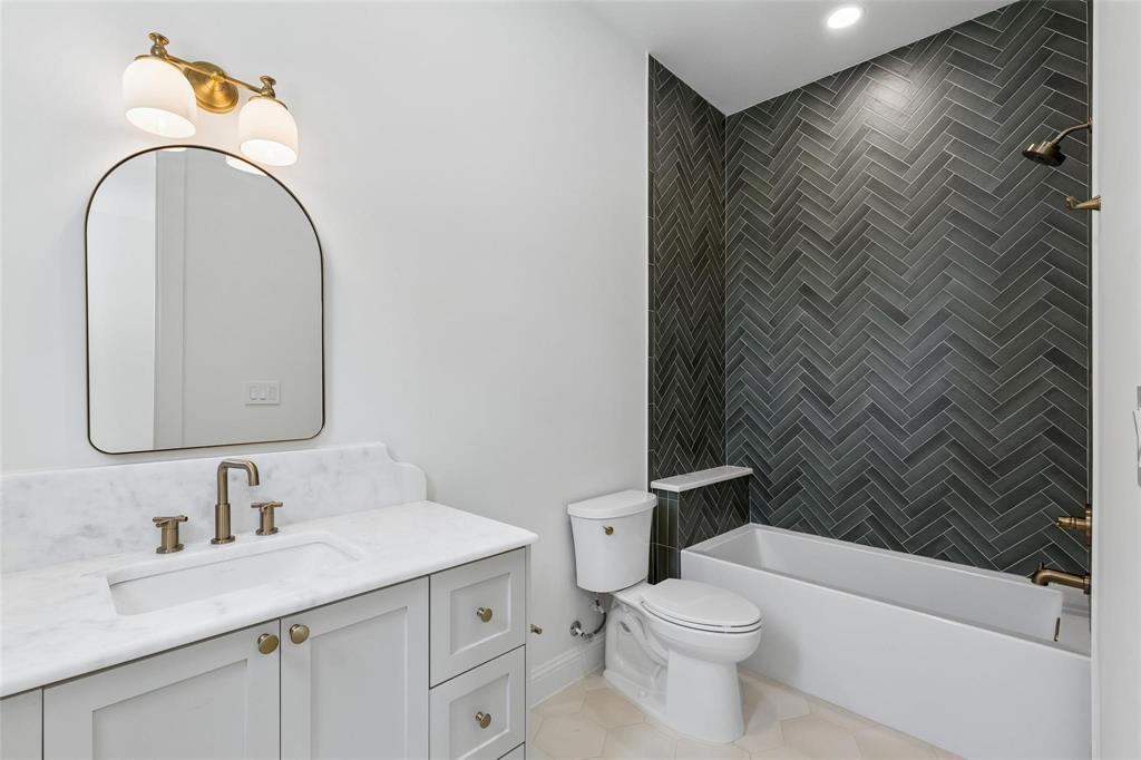 6729 Ravendale Lane, Dallas, TX 75214