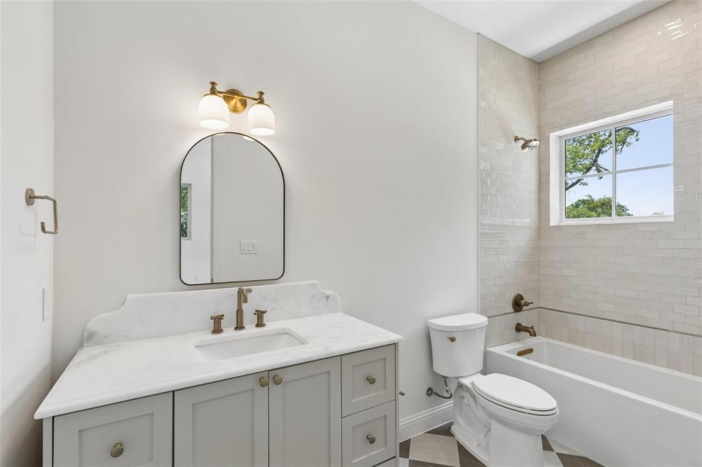 6729 Ravendale Lane, Dallas, TX 75214