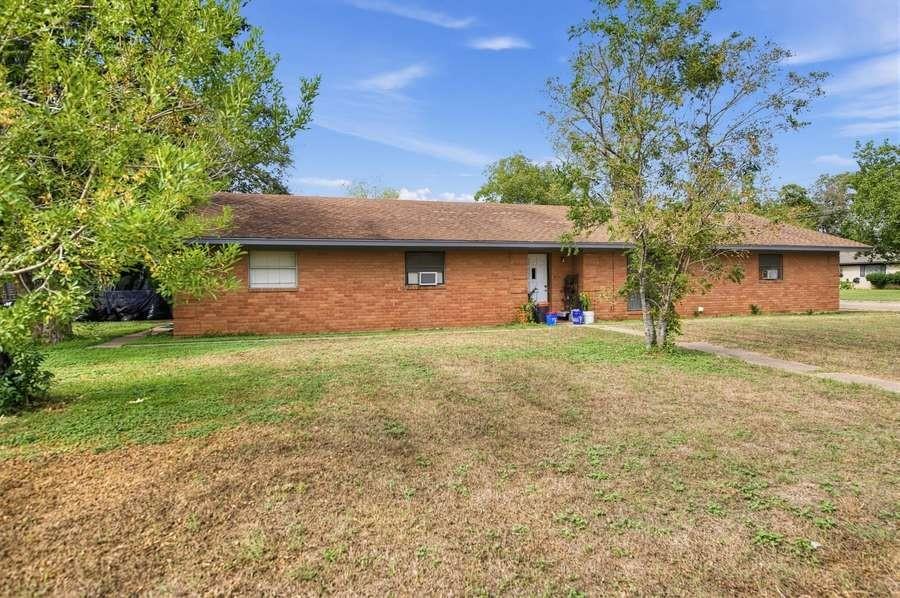 110 Cheyenne, Elm Mott, TX 76640