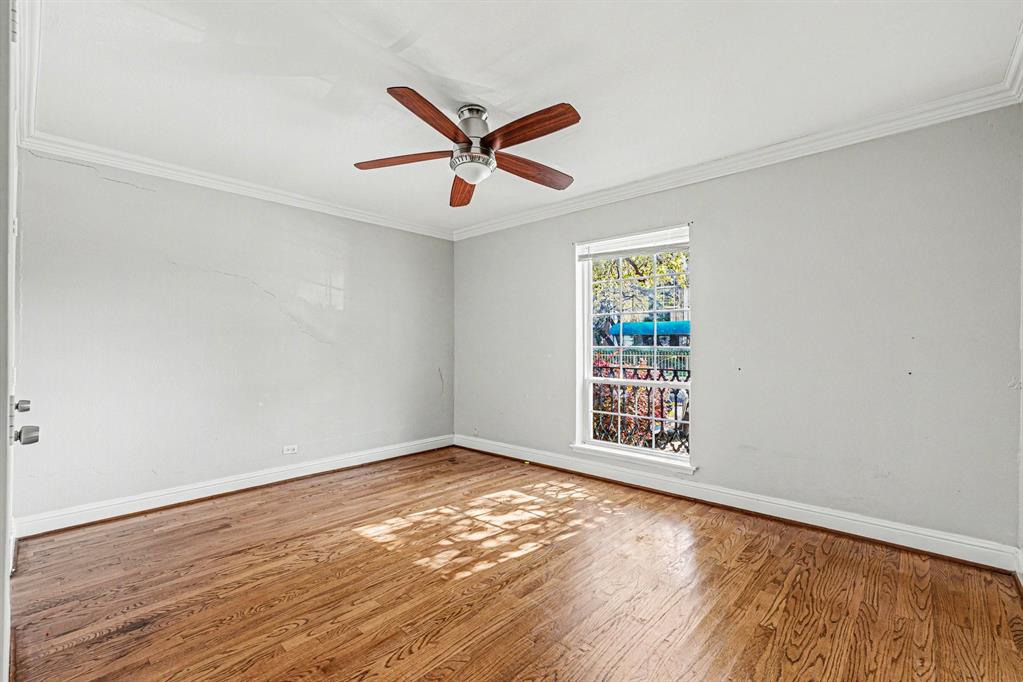 5222 Fleetwood Oaks Avenue, #111, Dallas, TX 75235