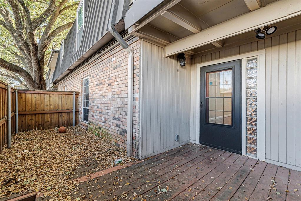 5222 Fleetwood Oaks Avenue, #111, Dallas, TX 75235