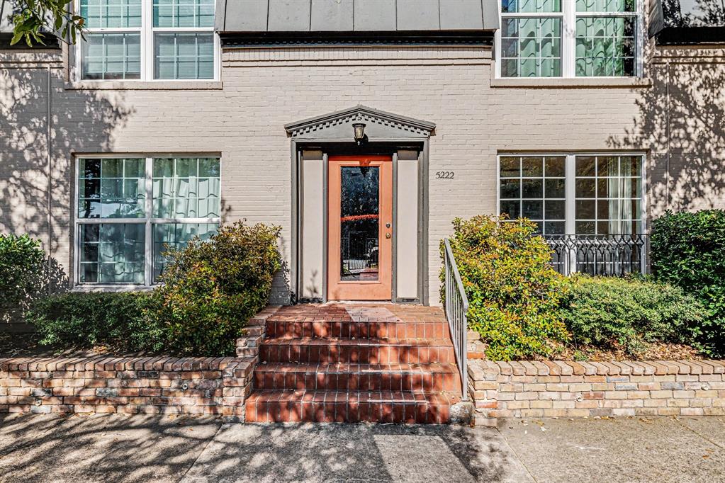 5222 Fleetwood Oaks Avenue, #111, Dallas, TX 75235