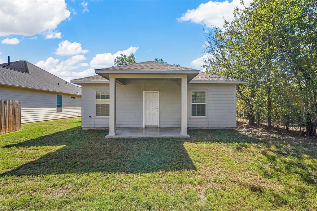 1804 Cleveland, Greenville, TX 75401